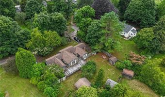 26 Thomas St, Charlestown, RI 02813