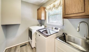 2012 BERMONDSEY Dr, Bowie, MD 20721