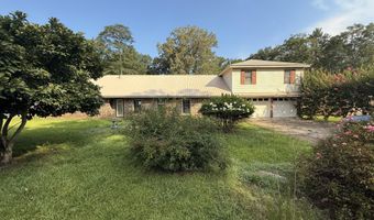 1701 Woodview Cir, Amory, MS 38821