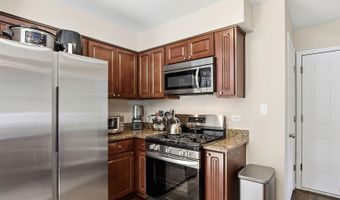 615 Highland Ave, Antioch, IL 60002