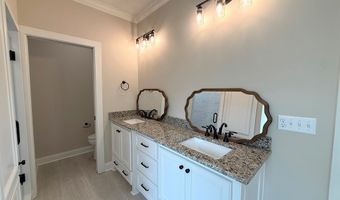 2702 Thomas St, Adel, GA 31620