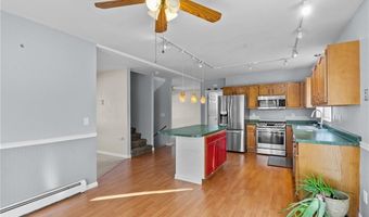 4 Cobble Hill Rd, Lincoln, RI 02865