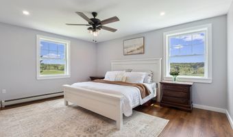 37 Trolly Farm Way, Falmouth, ME 04105