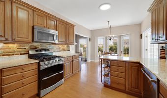 3720 BUNKER HILL Dr, Algonquin, IL 60102