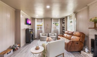 4134 Firethorne Rd, Charlotte, NC 28205