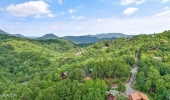 2622 Raccoon Hollow Way, Sevierville, TN 37862