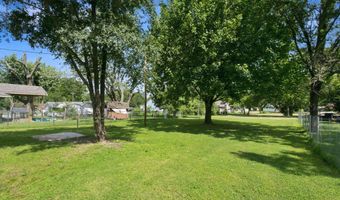 119 E Pearl St, Aurora, MO 65605