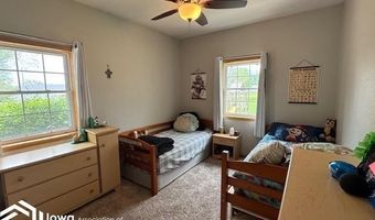 725 N E St, Albia, IA 52531