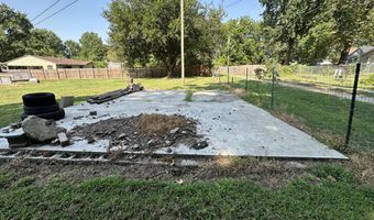 111 W Lee St, Aurora, MO 65605