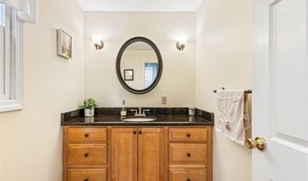 7 Maria St, Lincoln, RI 02865