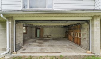 6 Sunrise Rd, Danbury, CT 06810
