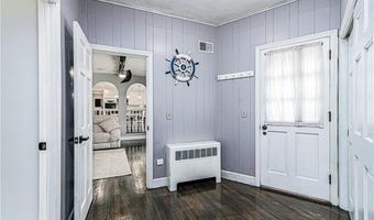 44 Heritage Dr, Warwick, RI 02818
