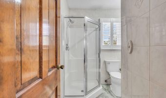 7 Glenwood Dr, Bayville, NJ 08721