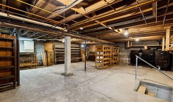 9 Snug Harbor Rd, Belgrade, ME 04917