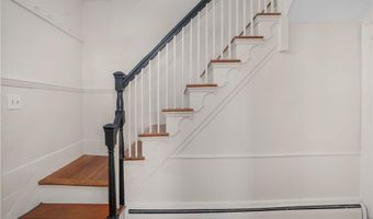 14 Elm St, Newport, RI 02840
