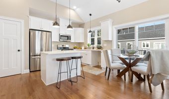 3 Renee Dr, Amherst, NH 03031