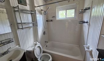 7 Horace St, Bridgeport, CT 06610