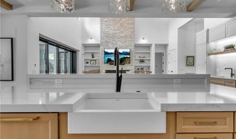 11 Sanctuary Ct, Amherst, NY 14221