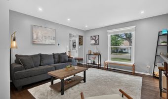 1000 Louis Ave, Algonquin, IL 60102