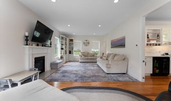 79 Todds Hill Rd, Branford, CT 06405