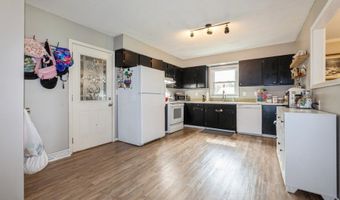 1525 Rapids St, Adel, IA 50003
