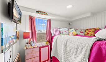 222 7TH St, Beach Haven, NJ 08008