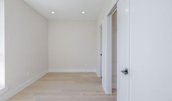 722 KENYON St NW #3, Washington, DC 20010