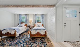 110 State St, Bay St. Louis, MS 39520