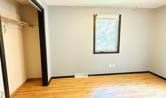 704 S Harrison St, Aberdeen, SD 57401
