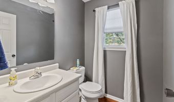 8320 Lake Tree Ln, Indianapolis, IN 46217