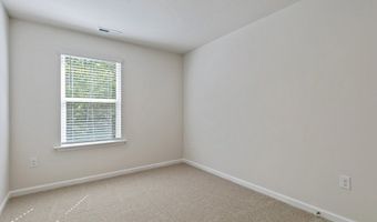 217 Maddox Dr, Aberdeen, NC 28315