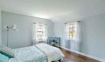 11 Pine Ave, Barrington, RI 02806