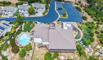 2033 FIESTA Gln, Escondido, CA 92027