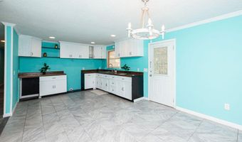 4103 Lake St, Bay St. Louis, MS 39520