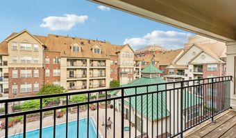 1320 N WAYNE St N 405, Arlington, VA 22201
