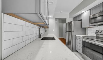 26 Essex Ct 26, Brookfield, CT 06804