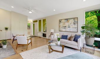7413 REBECCA Dr, Alexandria, VA 22307
