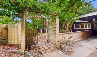 2910 Greenbriar Ln, Arcata, CA 95521