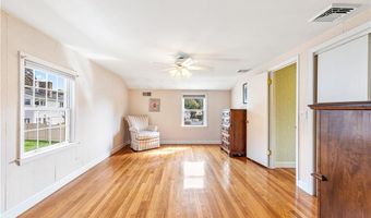 124 Longview Dr, Cranston, RI 02920