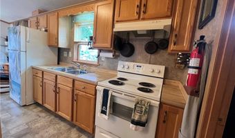 824 Forest Park Ave, Middletown, RI 02842