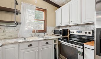 1304 Swanhill Dr, Albert Lea, MN 56007