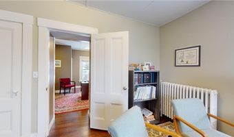 460 E Main Rd, Middletown, RI 02842