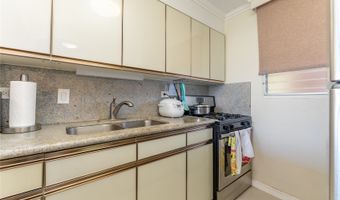 949 Ala Nanala St 702, Honolulu, HI 96818