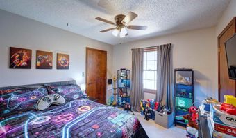 920 Highland Dr, Arkansas City, KS 67005