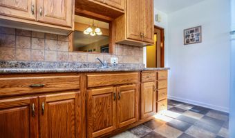 1102 S Jay St, Aberdeen, SD 57401