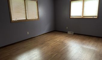 1813 Derian Dr, Aberdeen, SD 57401