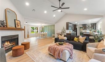 402 SW 11th St, Bentonville, AR 72712