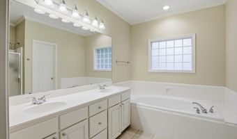 215 Old Town Ln, Brandon, MS 39042