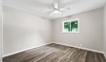 715 E Springfield St, Aurora, MO 65605