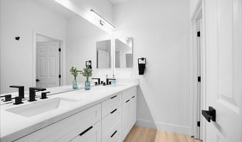 1120 Parkview Dr, Oceanside, CA 92057